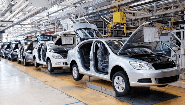 Auto-sector-must-manufacture-vehicles-locally-in-Pakistan